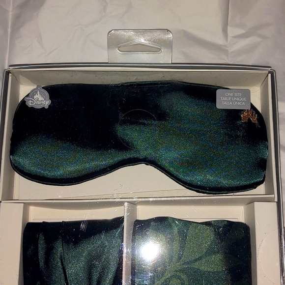 Disney Parks Fantasyland Castle Set Ensemble NWT - Picture 6 of 13